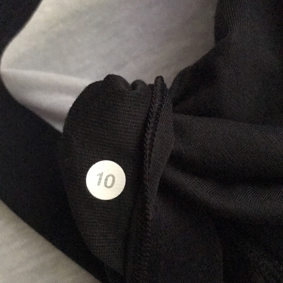 Lululemon Black Top - Picture 7 of 7